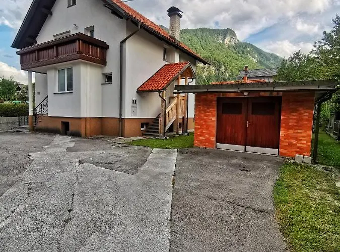 Apartmaji Tomsic
